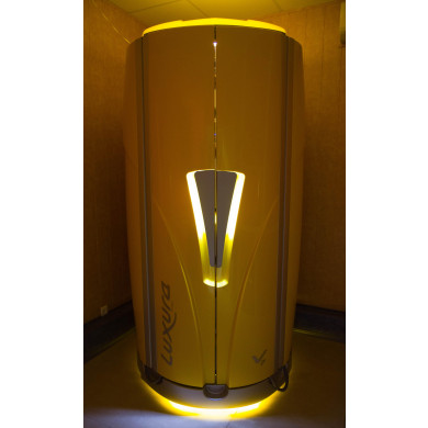 Солярий вертикальный "Luxura V7 48 XL High Intensive"