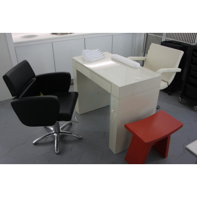 Маникюрный стол Apex